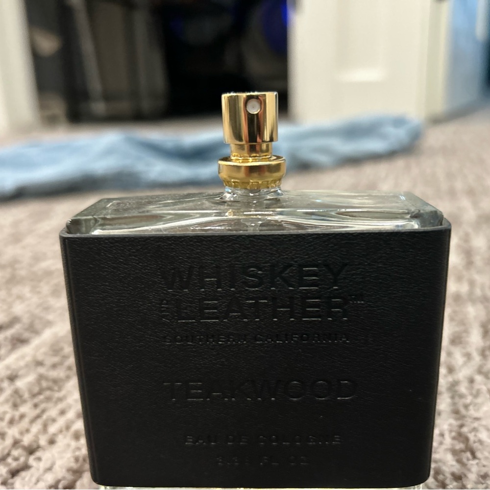 Whiskey & Leather Eau de Parfum - Black and Gold